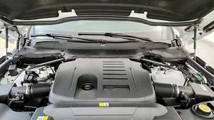 Increíble Range Rover Sport HST AWD 2022 en perfectas condiciones, bajo kilometraje, disponible en stock, ofrecido a una oferta increíble que no querrás perderte - Product Image 3