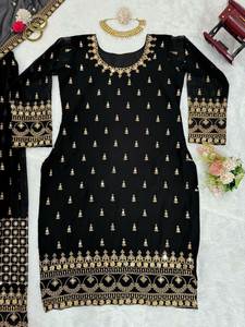 Traje indio elegante de diseñador de alta calidad Heavy Faux Georgette Salwar Suit & Palazzo con Dupatta a bajo precio - Product Image 4