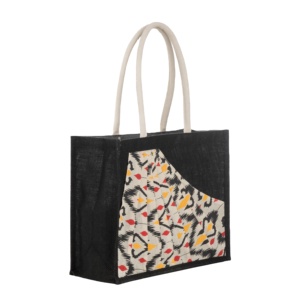 Patrón de logotipo personalizado Elegante bolso de moda de yute ecológico Diseño espacioso con asa de cinta de algodón duradera Hecho EN LA India - Product Image 1