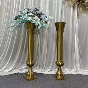 Florero de latón floral hecho a mano, maceta de metal decorativa para sala de estar, repisa de mesa o estante de estilo - Product Image 3