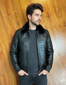 Chaqueta Bomber de Invierno Delgada para Hombre, Hecha a Medida, de Piel de Oveja Genuina Repujada, con Cuello Vuelto, Corte Ajustado, Logotipo Personalizado en la Parte Delantera, Impermeable - Product Image 3