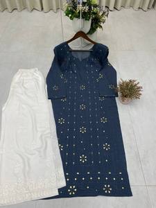 Conjunto Kurta Plazzo tradicional de moda para el verano con intrincados bordados y detalles de lámina para fiestas informales y festivas - Product Image 4