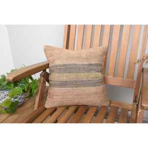 Oreiller patchwork Kilim en laine beige 14x14 pouces oreiller rustique brodé moelleux vintage de luxe pour la literie ou le sol - Product Image 1