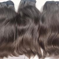 Prix de gros usine Lot de cheveux indiens bruts 100% naturels Extensions de cheveux humains Ondulation naturelle Cheveux indiens vierges Remy Yaki Body Wave