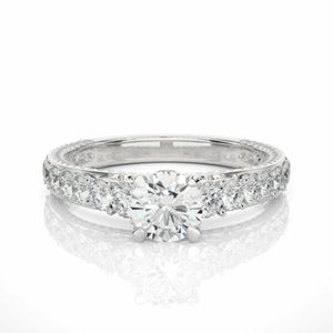 Bague de fiançailles en diamant solitaire taille ronde avec accents - Product Image 1