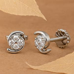 Elegantes pendientes de tuerca de Plata de Ley 925 para mujer, diseño de racimo de flores a la moda con tachuelas brillantes de circonita cúbica - Product Image 2