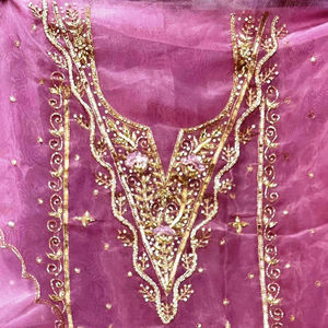 Costumes de fête indiens brodés à la main sans couture de créateur moderne pour femmes Style traditionnel pour les Indiens - Product Image 1