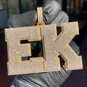 จี้เพชร VVS ทองคำ14K คุณภาพดีสไตล์น่ารักจำนวนที่กำหนดเองเครื่องประดับเงินสเตอร์ลิงสำหรับผู้ชายและผู้หญิงสำหรับปาร์ตี้ - Product Image 1