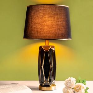 Lampe de table moulée en émail noir lampe de table antique canard velours abat-jour lampe de bureau lit chambre lampes douces - Product Image 1