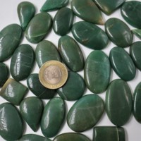 Pierre précieuse de jade vert! Formes de mélange de jade vert naturel de qualité supérieure au prix de gros-cabines de jade vert naturel en vrac pour la fabrication de bijoux