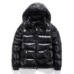 Blouson bomber unisexe respirant et durable avec logo personnalisé sur le devant, en toile enduite, imperméable et coupe-vent, idéal pour le printemps - Product Image 3