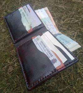 Portefeuille bifold en cuir véritable pour homme avec blocage RFID |   Article fait main, tanné végétal - Product Image 2