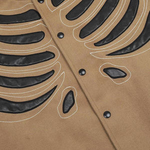 Vestes universitaires d'hiver en denim vintage écologiques personnalisées en gros avec logos et noms de marque personnalisés pour hommes 2026 - Product Image 6