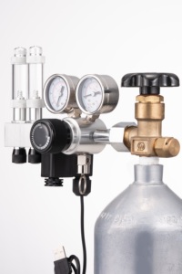 Akvaryum <span class=keywords><strong>CO2</strong></span> Basınç Regülatörü Çift Göstergeli, Solenoid Valfli ve Kabarcık Sayacı ile RP31 Alüminyum 3 Yıl Garantili - Product Image 2