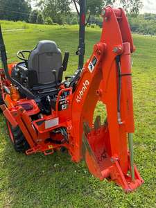 Tracteur agricole 4x4 à transmission automatique, machine compacte pour travaux de terrain, vente directe d'usine, tracteur utilitaire diesel Kubota BX23S avec chargeur - Product Image 4