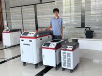 Nouvelle machine de nettoyage au laser à fibre pulsée 2KW, qualité industrielle, haute puissance, pour l'élimination de la rouille et de la peinture sur les applications marines, automobiles, métalliques et en aluminium