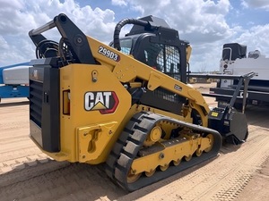 Chargeuse compacte Caterpillar 299D3 de 2023 avec moteur diesel Euro 5 EPA CE, broyeur forestier, pompe à roulements, occasion en bon état - Product Image 6