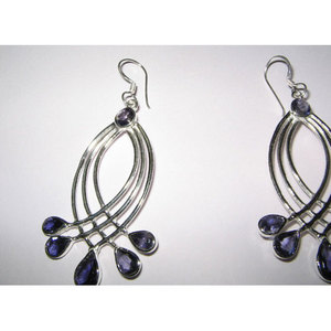Boucles d'oreilles pendantes Shah Gems pour femme en Iolite naturelle, argent sterling 925, sertissage clos en or rose, motif goutte d'eau, améthyste principale - Product Image 1