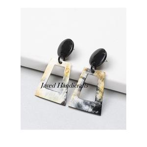 Pendientes de cuerno de vaca personalizados al mejor precio 2024, artesanías naturales pulidas de alta calidad en estilo Animal respetuoso con el medio ambiente - Product Image 3