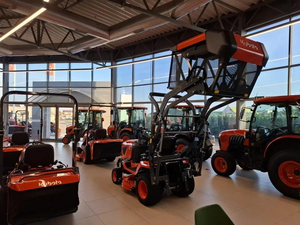 รถตัดหญ้าแบบนั่งขับ Kubota G231 HD รุ่นใหม่ ขับเคลื่อน 4 ล้อ รถแทรกเตอร์ Kubota สำหรับการเกษตร รถแทรกเตอร์ขนาดเล็กสำหรับสวน - Product Image 3