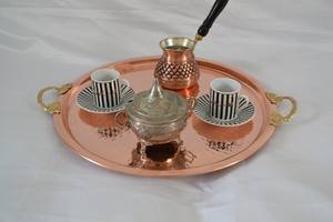 Plateau de service traditionnel en laiton de style indien avec motifs sculptés uniques et poignées robustes au meilleur prix de gros - Product Image 6