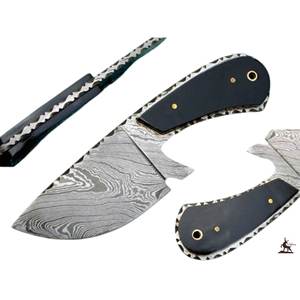 Couteau Skinner en acier damas personnalisé fait à la main avec gaine en cuir et poignée en corne personnalisable OEM - Product Image 1