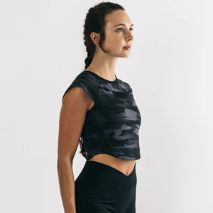 Manches cape ajustées en 95% coton 5% Spandex pour femmes, encolure ras du cou en forme de Raglan, toile noire, camouflage, ourlet court, t-sh - Product Image 3