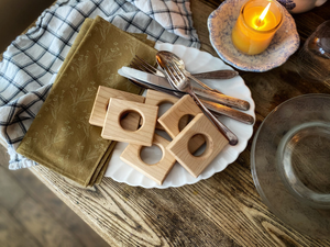 Porte-serviettes en bois massif artisanal, moderne et écologique pour table à manger, cuisine, restaurant et décoration intérieure - Product Image 3