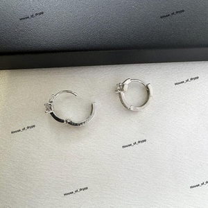 Pendientes de Aro Cruzados de Plata 925 con Engaste de Púas y Moissanita Redonda en el Centro, Diseño de Lujo para Hombre y Mujer - Product Image 3