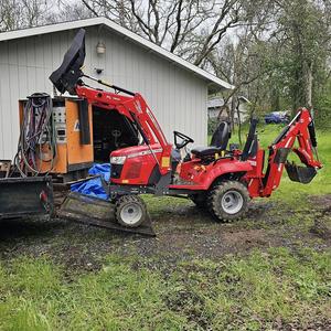 Condition premium Massey Ferguson GC1723EB 40HP 4WD Tracteur avec moteur et boîte de vitesses en stock Meilleur prix Livraison rapide - Product Image 1