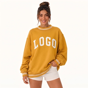 Sudadera con cuello alto y diseño gráfico estilo universitario, corte holgado, hombros caídos, cuello de canalé alto, sudaderas personalizadas con cuello simulado - Product Image 1
