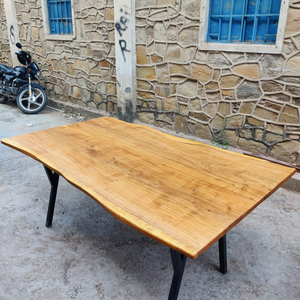 Mesa de comedor rústica moderna de Acacia con borde vivo con base de pierna de metal, mesa de comedor personalizada duradera y respetuosa con el medio ambiente - Product Image 2