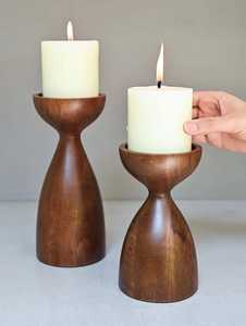 Elegante y moderno candelero de madera con detalles rústicos para un uso duradero en la decoración del hogar y eventos - Product Image 6