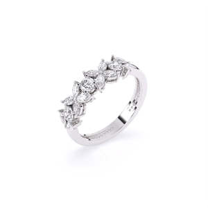 Bague de fiançailles écologique avec diamant de laboratoire de forme marquise et rond, 0,84 ct |   En or jaune, blanc et rose 9 carats - Product Image 1