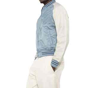 Chaqueta Varsity de Satén Formal con Camuflaje Personalizado, Material Suave y Liso, Ajuste Atlético Moderno, Construcción Duradera, Impermeable - Product Image 3