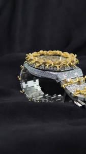 นาฬิกาฮิปฮอปสุดหรูสำหรับผู้ชายเท่เท่ออกแบบโลโก้ได้ตามต้องการ - Product Image 5