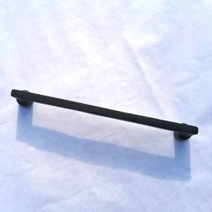 Venta al por mayor de muebles de diseño moderno T Bar cajón armario manija de la puerta perilla de acero inoxidable Metal hierro tiradores - Product Image 2