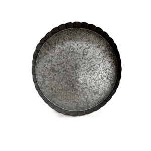 Juego de 2 bandejas galvanizadas de forma redonda para suministros para el hogar y el hotel Bandeja para servir comida y aperitivos de mesa - Product Image 1