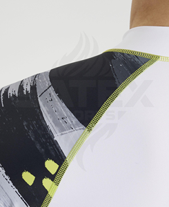 เสื้อรัดกล้ามแขนสั้นป้องกันรังสียูวี UPF50+ สำหรับยิวยิตสูและ MMA ผลิตตามสั่งขายส่ง ผลิตจากผ้าสแปนเด็กซ์/ไนลอน - Product Image 5