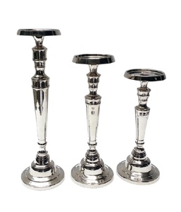 Bougeoirs décoratifs en métal, fait à la main, en métal doré, Simple et disponible, pour la décoration de la maison - Product Image 1