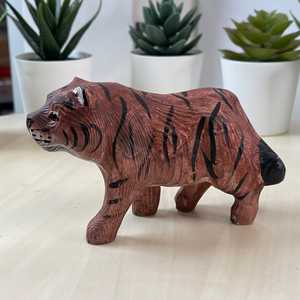 Statua in Legno di Tigre Intagliata a Mano YEEYAYA, Decorazione per la Casa con Motivo Vegetale, Figurine in Legno di Animali Selvatici, Regalo di Natale - Product Image 3
