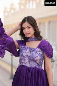 Salwar Kameez pakistanais en gros, tissu Chinnon de haute qualité, magnifiques robes de mariage prêtes à porter, dernières tendances indiennes - Product Image 4