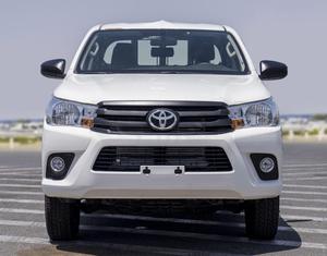 Oferta Especial: Toyota Hilux DC 2.4D MT 4x4 2025 Usada con Ventanas Eléctricas – Blanca - Product Image 1