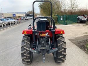 รถแทรกเตอร์สำหรับงานหนัก Massey Ferguson GC1723E 45 แรงม้า ขับเคลื่อน 4 ล้อ พร้อมเครื่องยนต์ เกียร์ และปั๊ม - ราคาขายส่ง - Product Image 2