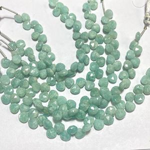 Cuentas de piedras preciosas naturales al por mayor con forma de corazón de amazonita verde - Product Image 1