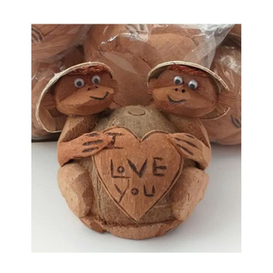 Vente en gros 100% jouets faits main sculpture noix de coco singe artisanat un joli souvenir sculpter noix de coco singe en vrac du Vietnam - Product Image 6