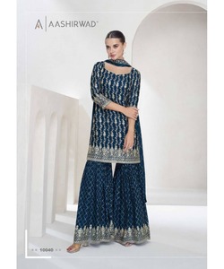 Caftan marocain élégant pour femmes en tissu de satin perlé avec broderie ouverte classique en robe de soirée modeste pour une tenue de fête - Product Image 3