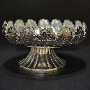 Gama exclusiva Nueva bandeja para servir chocolate Bandeja plateada con soporte Exhibición de postres de comida de calidad premium Decoración de mesa de hotel - Product Image 1