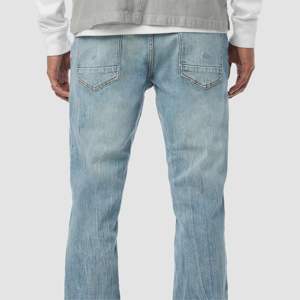 Jeans Kick Flare bleu ciel pour hommes-Jean évasé unique à taille haute inspiré des années 70, parfait pour les tenues décontractées élégantes - Product Image 6
