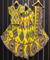 Présentant Navaratri Special Lahenga Choli avec Work & Color Prix le plus bas du marché Surta Gujart Vêtement ethnique